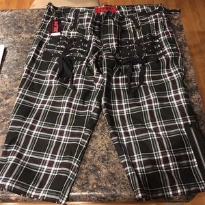 Junior’s Tripp black/white plaid shorts